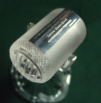 Механическая гравировка на статуэтке микрофон