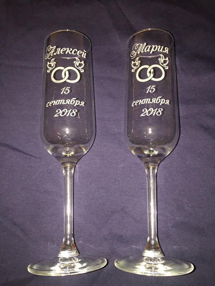 Гравировка бокалов для шампанского в Москве